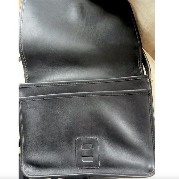 COACH Vintage Large Saddle Pouch Bag in Black - Made In New York - Picture 10 of 16